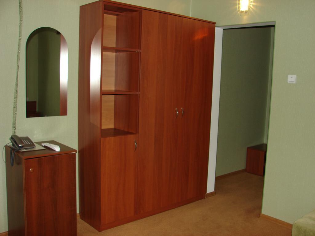 Stara Vezha Hotel Boryspilʼ Exteriör bild