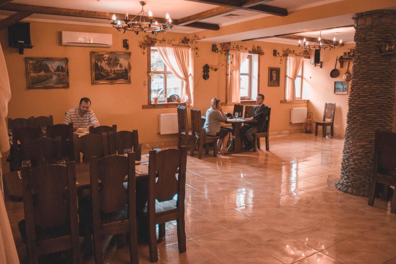 Stara Vezha Hotel Boryspilʼ Exteriör bild