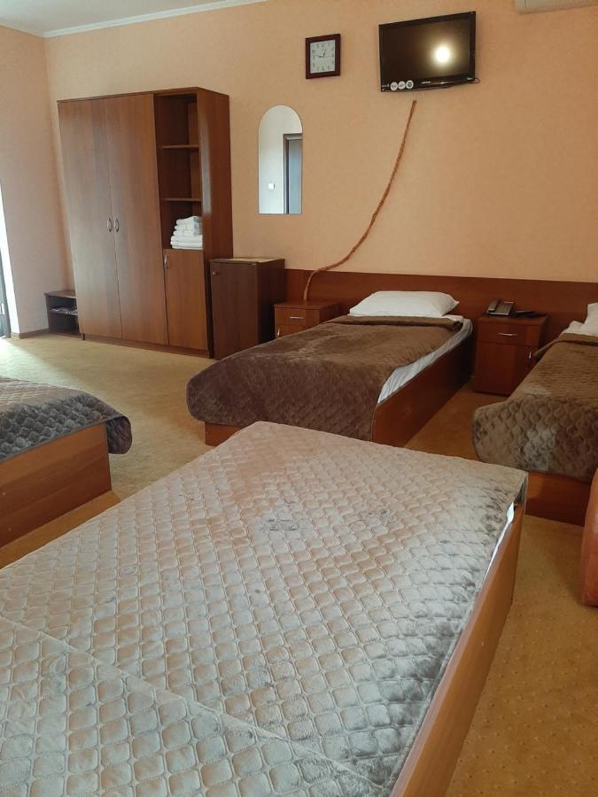 Stara Vezha Hotel Boryspilʼ Exteriör bild